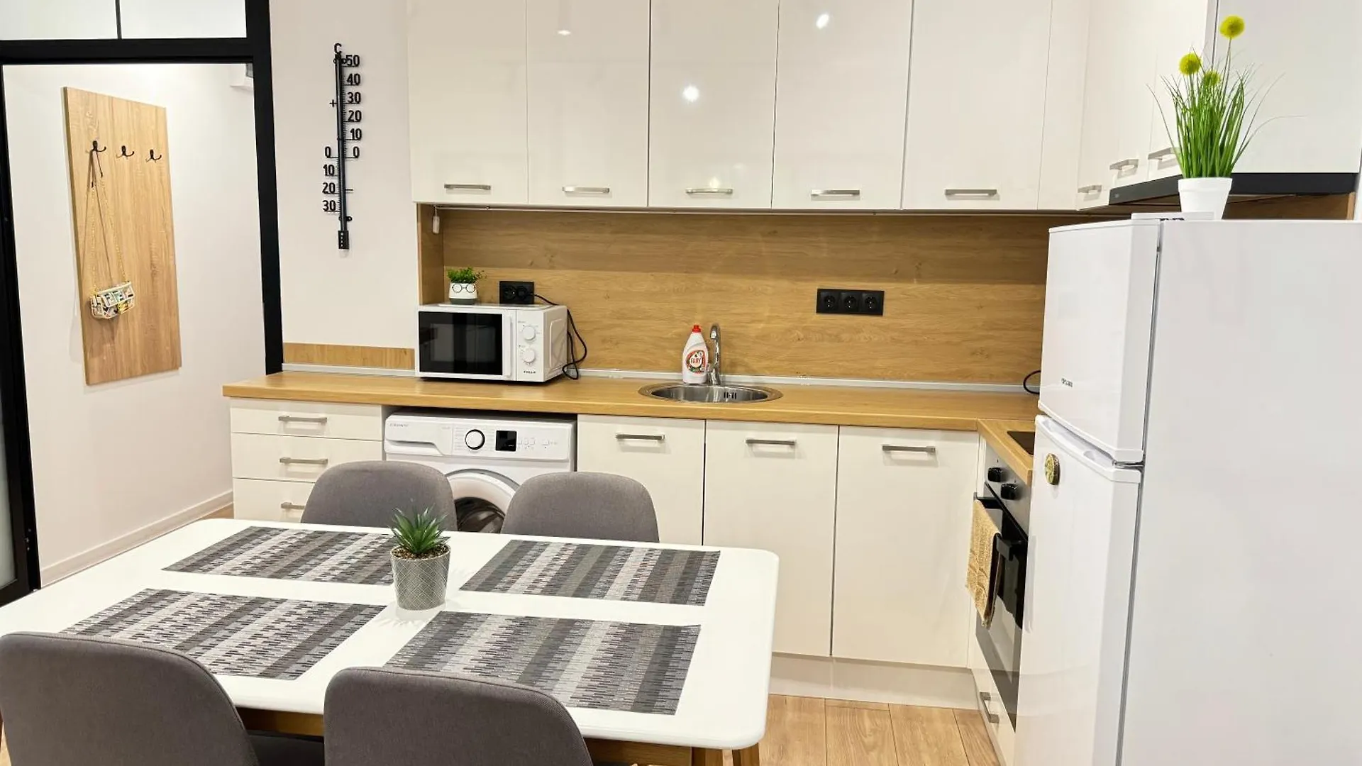 Art Home Burgas Apartment