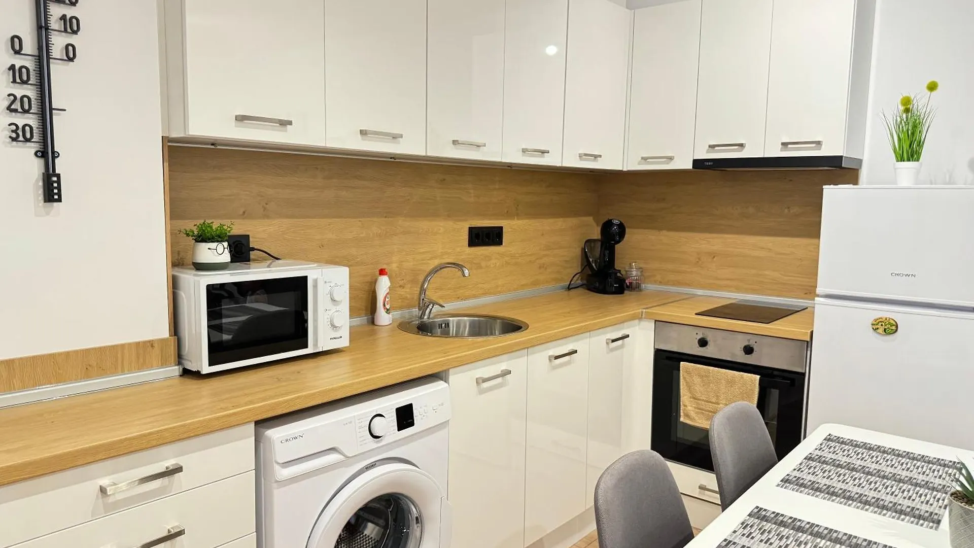 Art Home Burgas Apartment